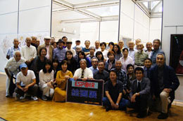 出品者と会員集合写真